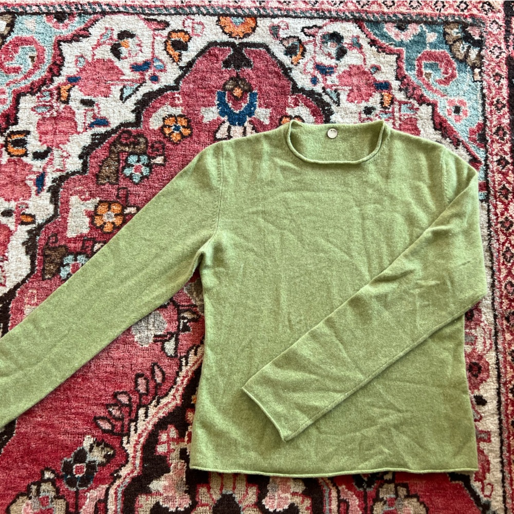Gorgeous cashmere sweater.